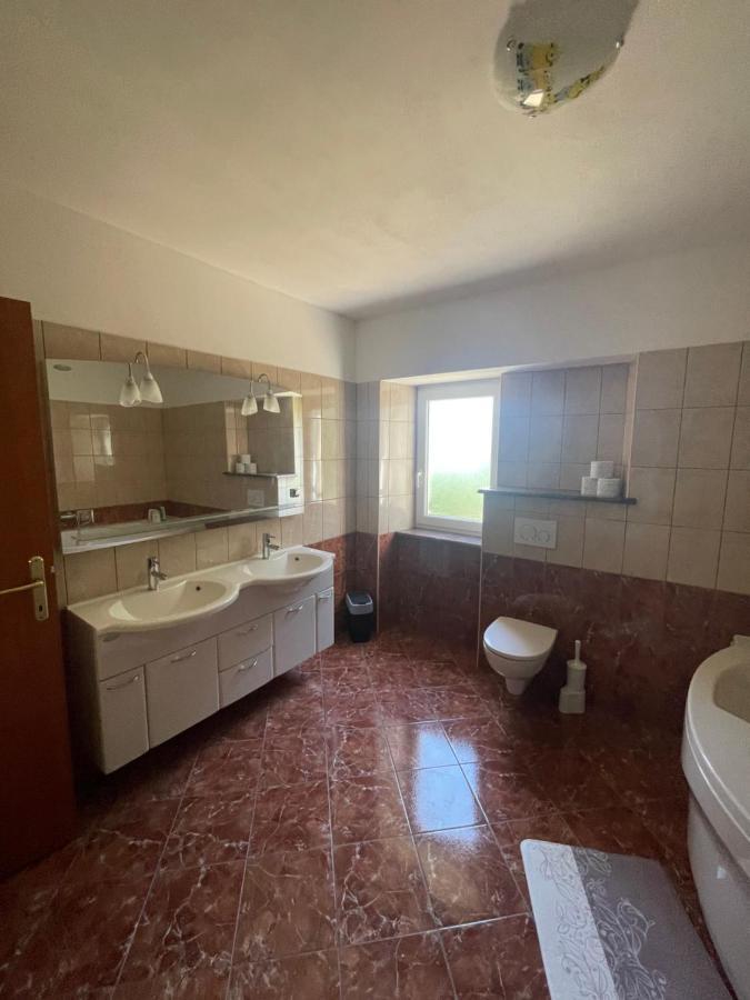 Apartma Vatovec อังคาราน ภายนอก รูปภาพ
