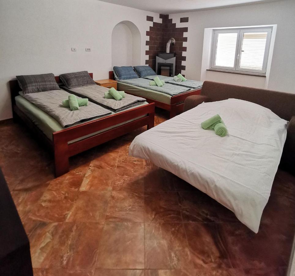 Apartma Vatovec อังคาราน ภายนอก รูปภาพ